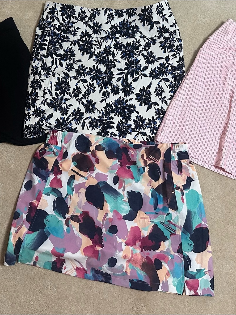 Lot of 4 - like new Ladies golf skorts.  All pull-on style.